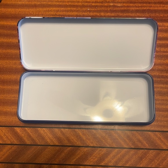 Frozen 2 pencil tin - Picture 5 of 6